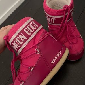 size EU 33/35 (fits 36) pink original light low mini moon boot